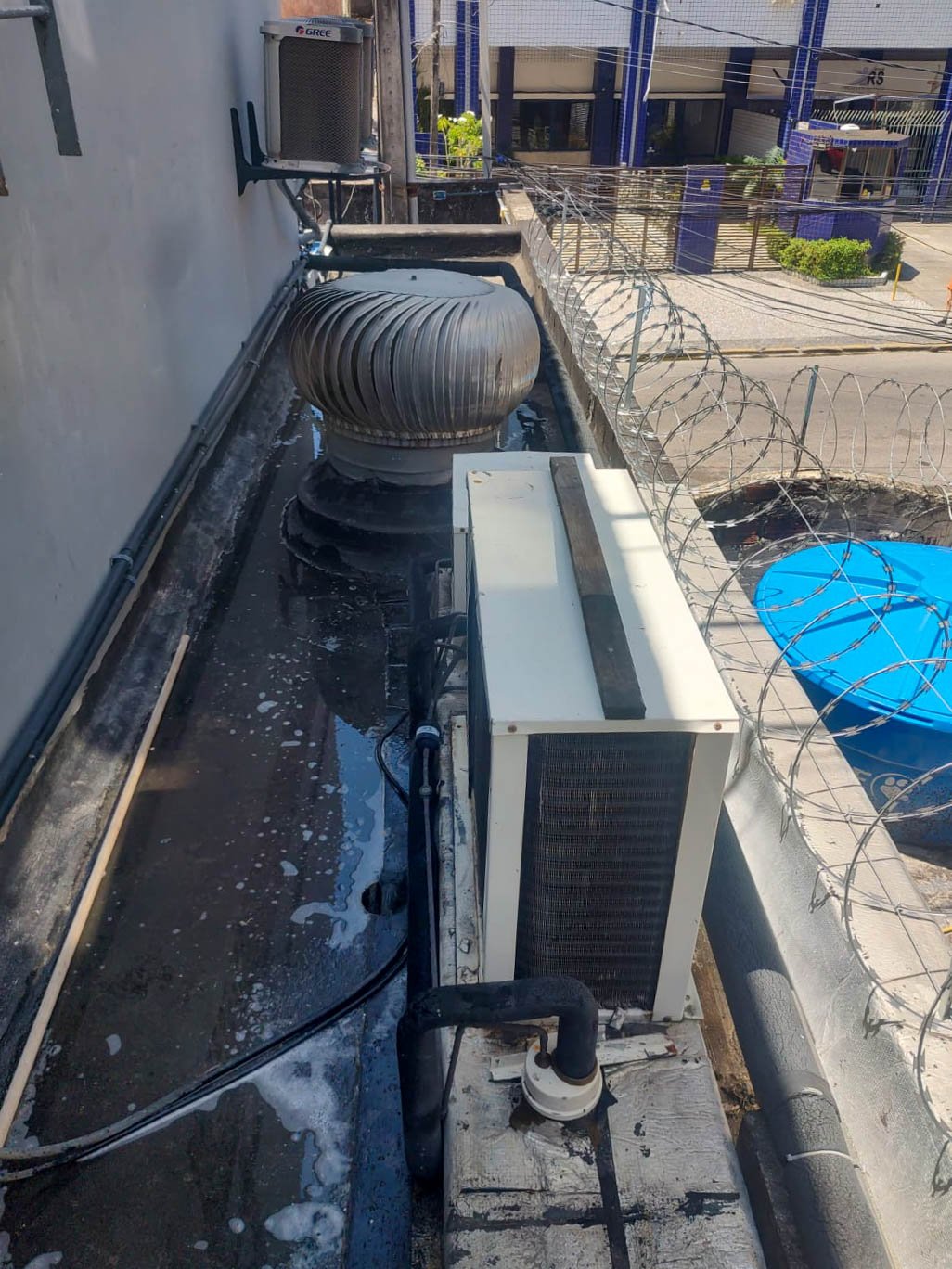 Serviço de refrigeração executado pela WS Manutenção